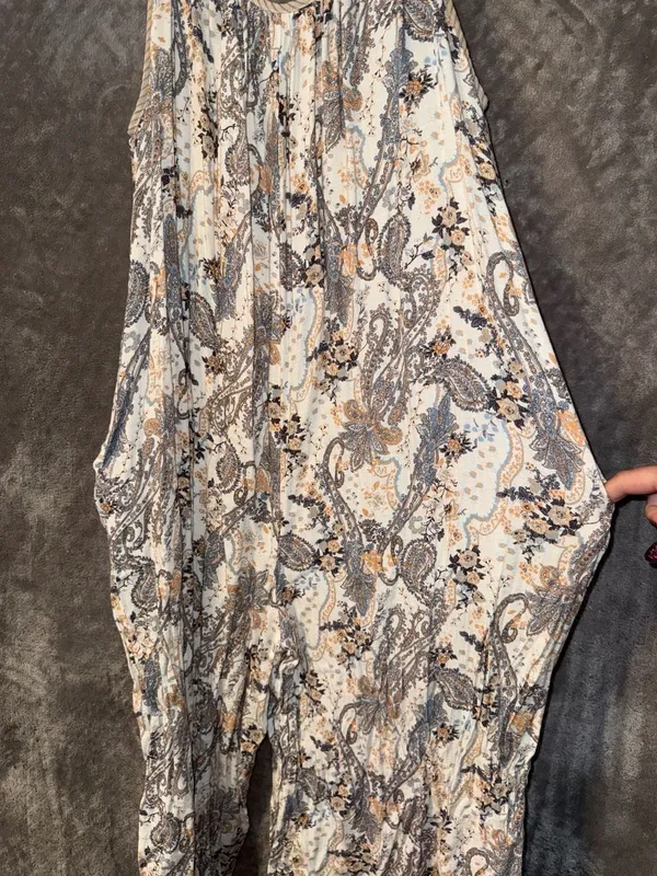 Hem & Thread Paisley Print Sleeveless Jumpsuit with Pockets - Image 3