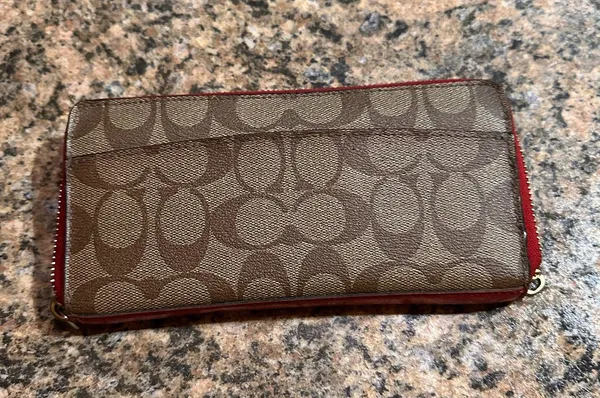 Used coach wallet  - Image 2