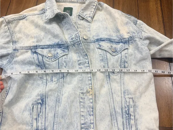 Wild Fable XS Acid Wash Denim Trucker Jacket Light Blue Oversized - Image 7