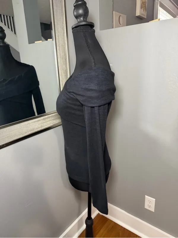 NWT Abercrombie & Fitch off shoulder cozy crossover soft A&F top grey small - Image 4