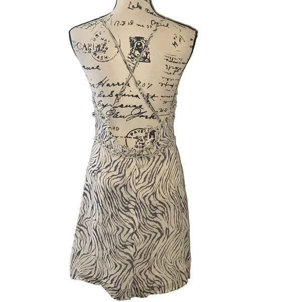 NWT Le Lis Sz Med Animal Print Razorback Sleeveless Mini Dress - Image 3