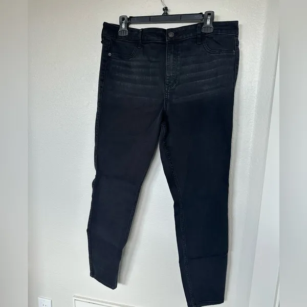 Abercrombie &‎ Fitch High Rise Jean Legging - Image 6