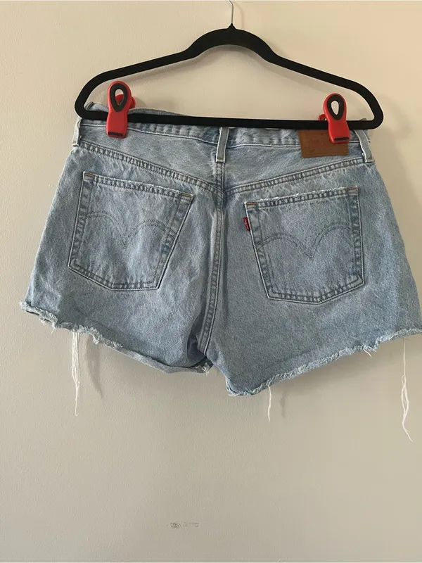 Levi's 501 Original Cutoff Denim Shorts 32 Light Wash Distressed Western Cowgirl - Image 5