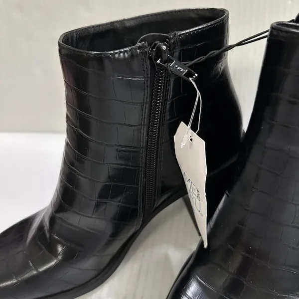 Time And Tru Boots Womens Size 8 Black Croc Ankle Zip Block Heel Square Toe NWT - Image 8