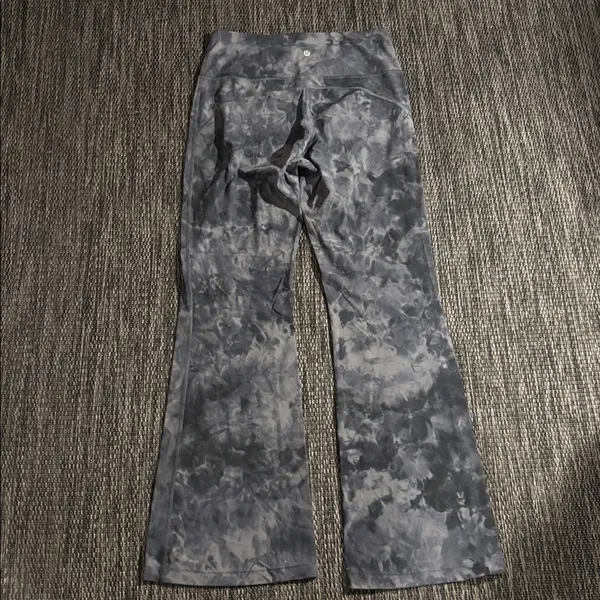 Lululemon Groove Super-High-Rise Flared Pant Nulu - Image 2