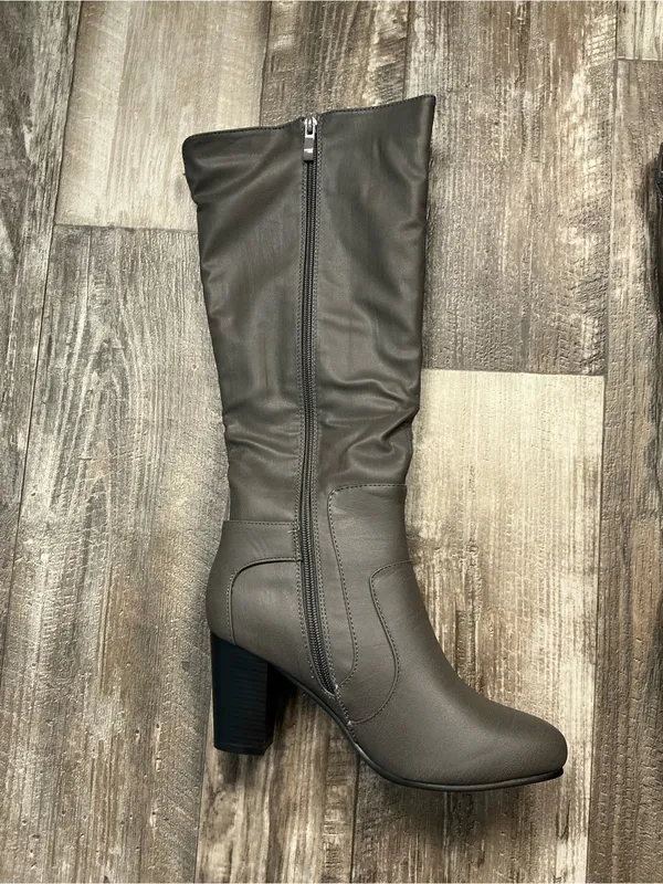 Journee Collection Tall Gray Knee-High Block Heel Boot Size 9 - Image 7