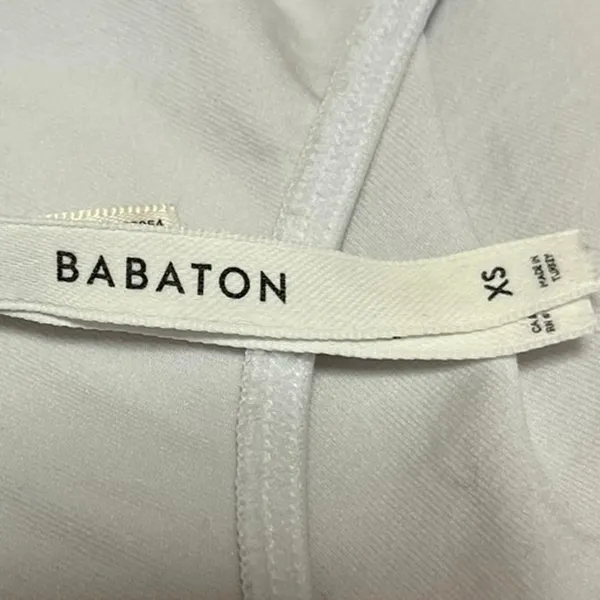Aritzia Babaton Women's White Scoop Neck Sleeveless Cropped Tank Top Size XS - Image 3