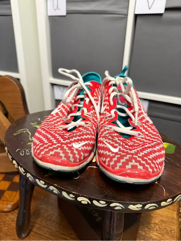 Nike Free 5.0 TR Trainer Fit Red and White Zigzag Patterned Sneakers - Image 5