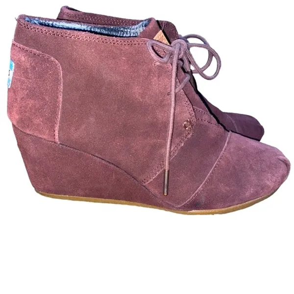 Tom’s lace up wedge ankle booties brown size 8 1/2 - Image 2