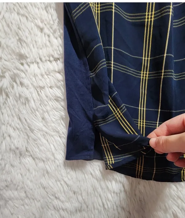 ✨ Van Heusen Women’s Plaid Short Sleeve Blouse Navy & Yellow - Image 4