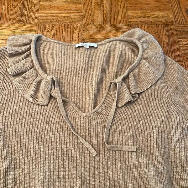 Madewell Ruffled Tan Sweater size large - Image 3