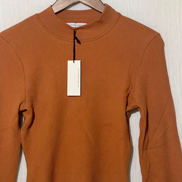 Daydreamer Thermal Crop Long Sleeve Mock Neck Top Orange Womens Large NWT - Image 3