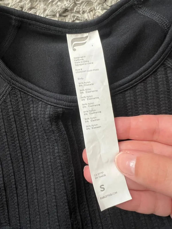 Fabletics small black‎ top - Image 9