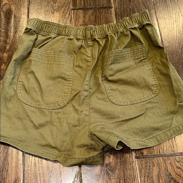 Madewell Olive Green Women's Shorts size small - Image 7