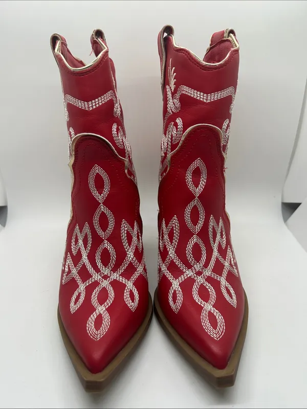 MIA Red Wendi Embroidered Western Ankle Boots **Size 6** 🌺🌺 - Image 2