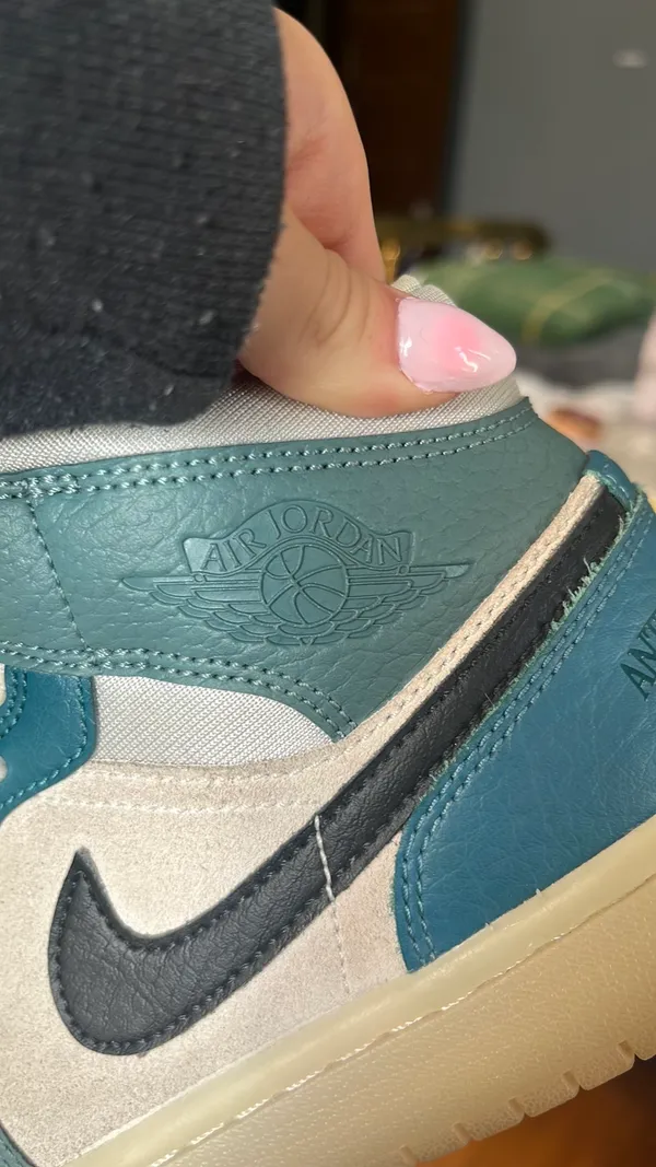 Nike Jordan 1 - Image 9