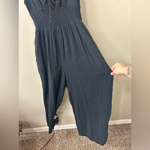 American Eagle Smocked V-Neck Jumpsuit Sz M Black Wide Leg Boho Jumpsuit - Image 8