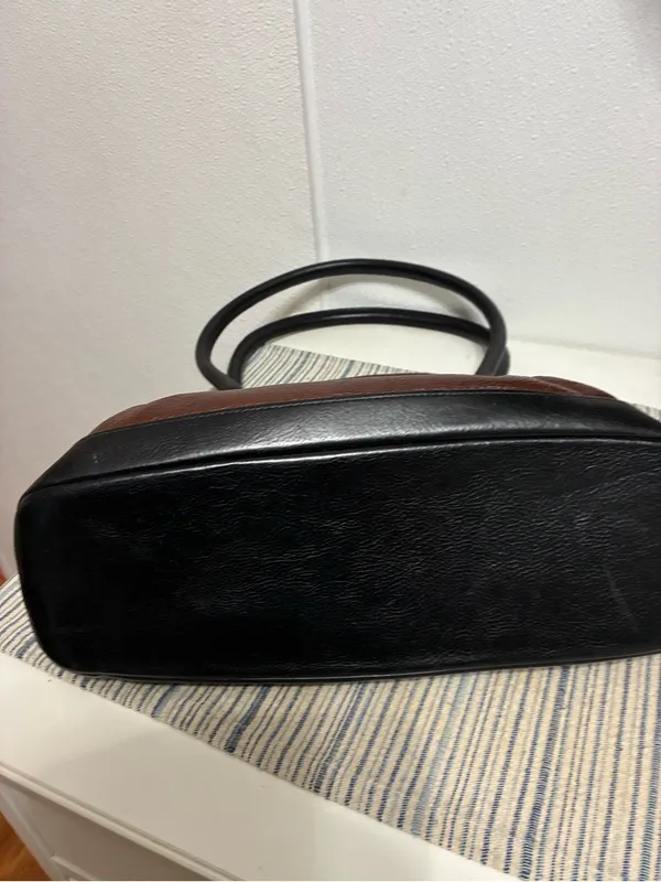 Source Unknown Classic Brown Leather Tote with Black Trim - Image 3