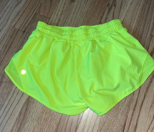 Lululemon Hotty Hot Short 2.5” - Image 2