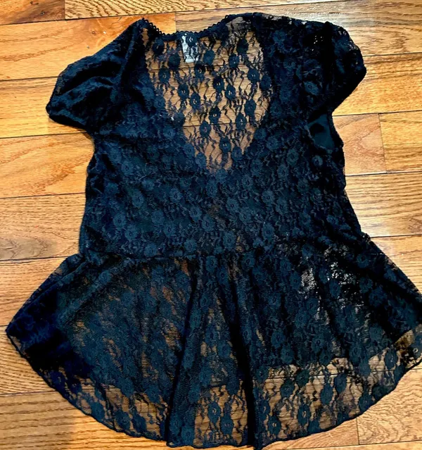 NWOT Black Lace see through Cap Sleeve Babydoll high low Top size L - Image 4