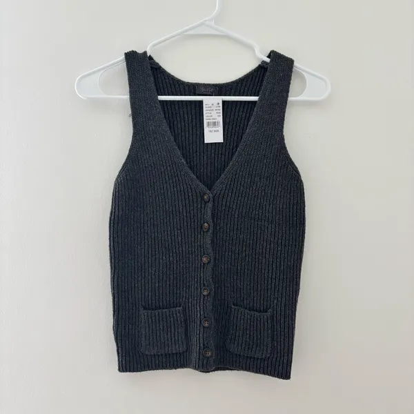 john galt/brandy melville dark grey sweater vest - Image 4