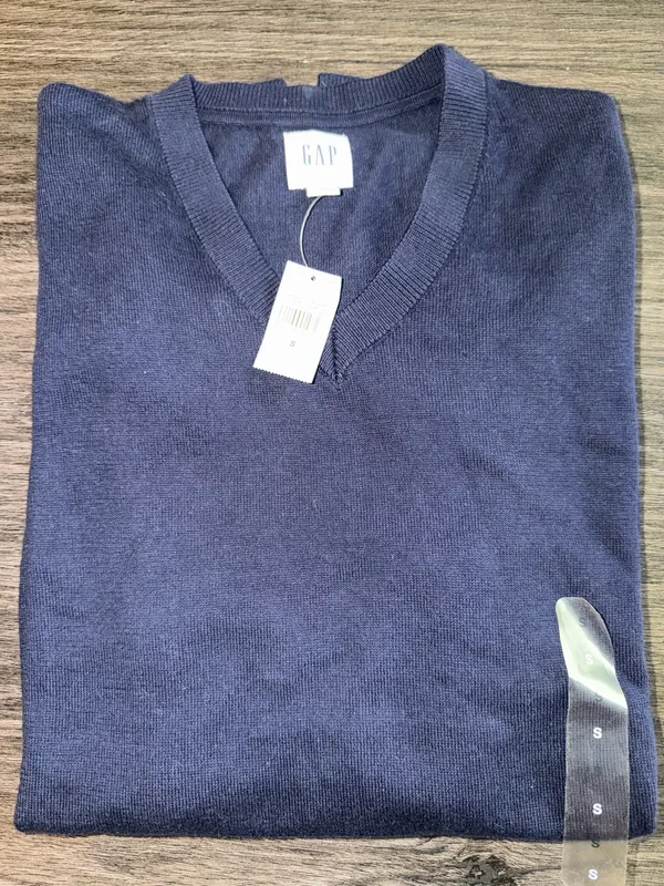 Gap Sweater V-Neck Pullover - Image 3