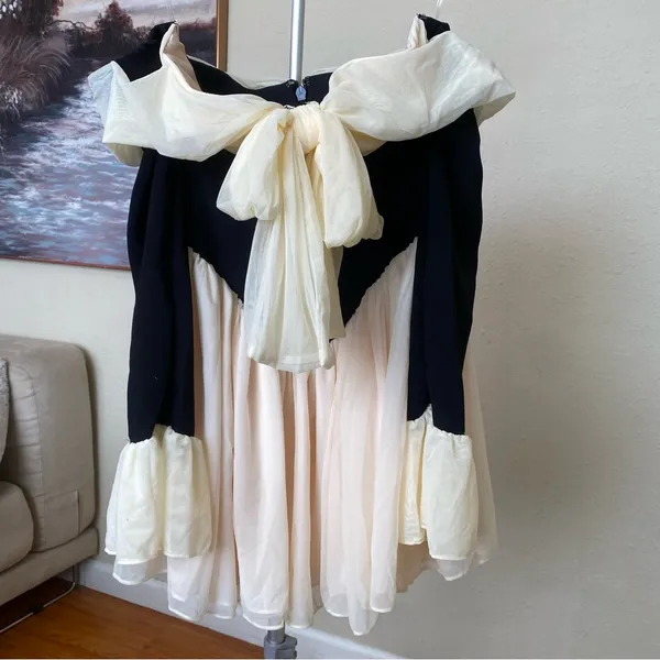 HOUSE OF CB 'Alana' Black & Cream Off‎ Shoulder Dress NWOT size XS A-C - Image 4
