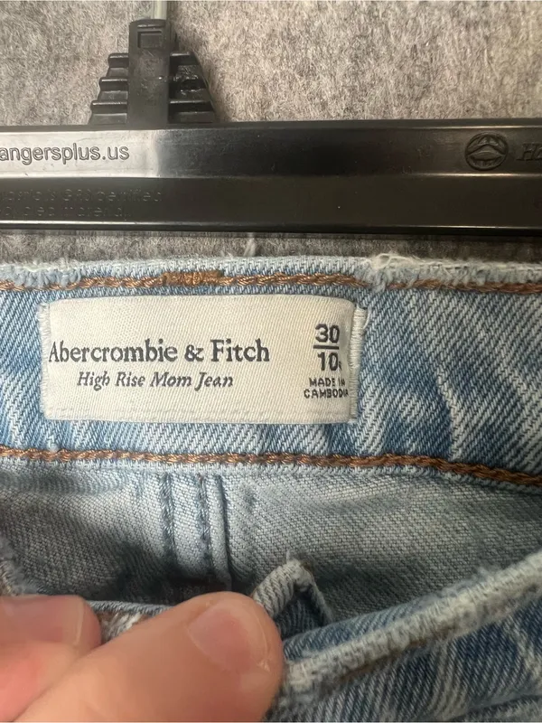 Abercrombie & Fitch Woman’s‎ Size 10 Light Wash Women’s High Rise Mom Jeans - Image 2