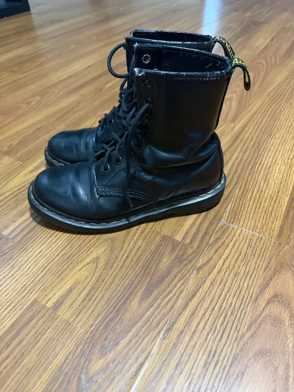 Dr. Martens Jarden Black Pisa Leather Boot Women’s Size 6. - Image 3