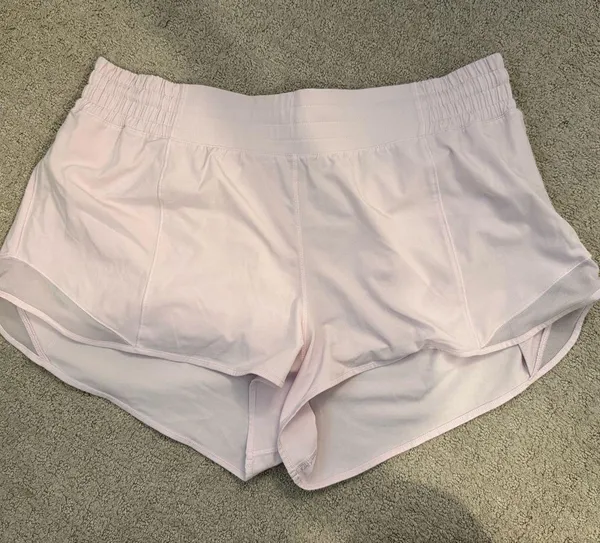 Lululemon Light Pink Hotty Hot 2.5” Shorts - Image 4