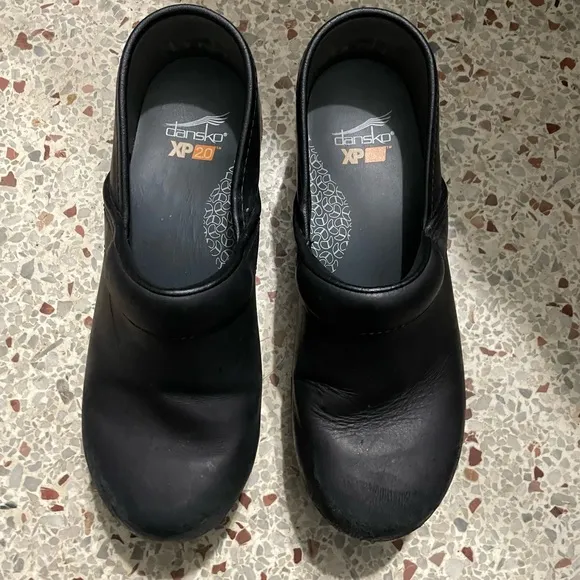 Dansko XP black clogs size 6 - Image 2