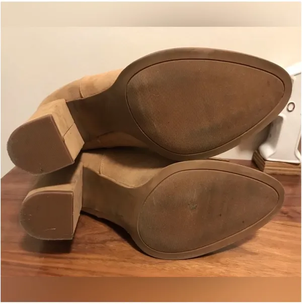 Slouchy bootie tan size 11 - Image 11