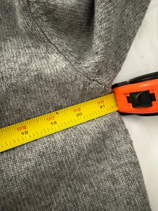 H&M V Neck Sweater  - Image 4