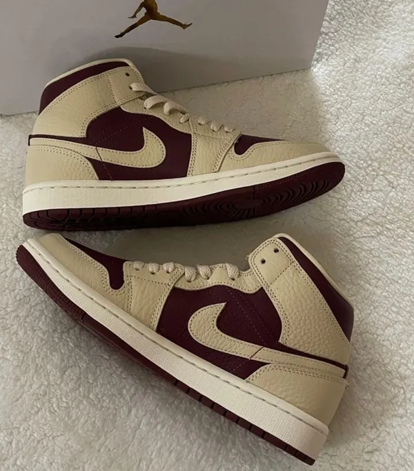 Nike Air Jordan - Image 2
