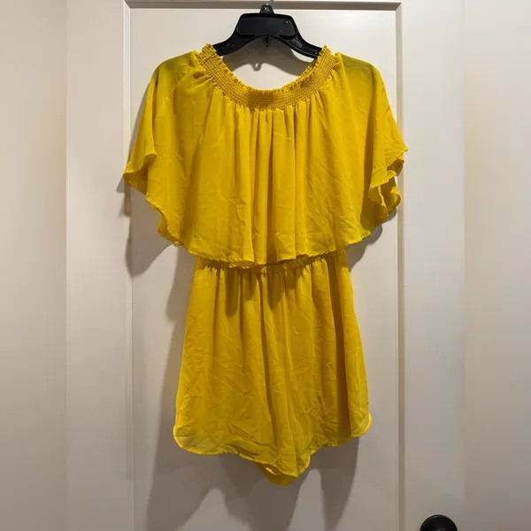 Show Me Your MuMu Sunny Yellow‎ Romper Size Small - Image 5