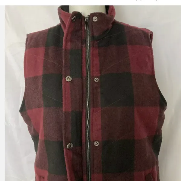 Thread and Supply Plaid‎ Vest Sherpa lined Womens Size Small Red and Black EUC - Image 3