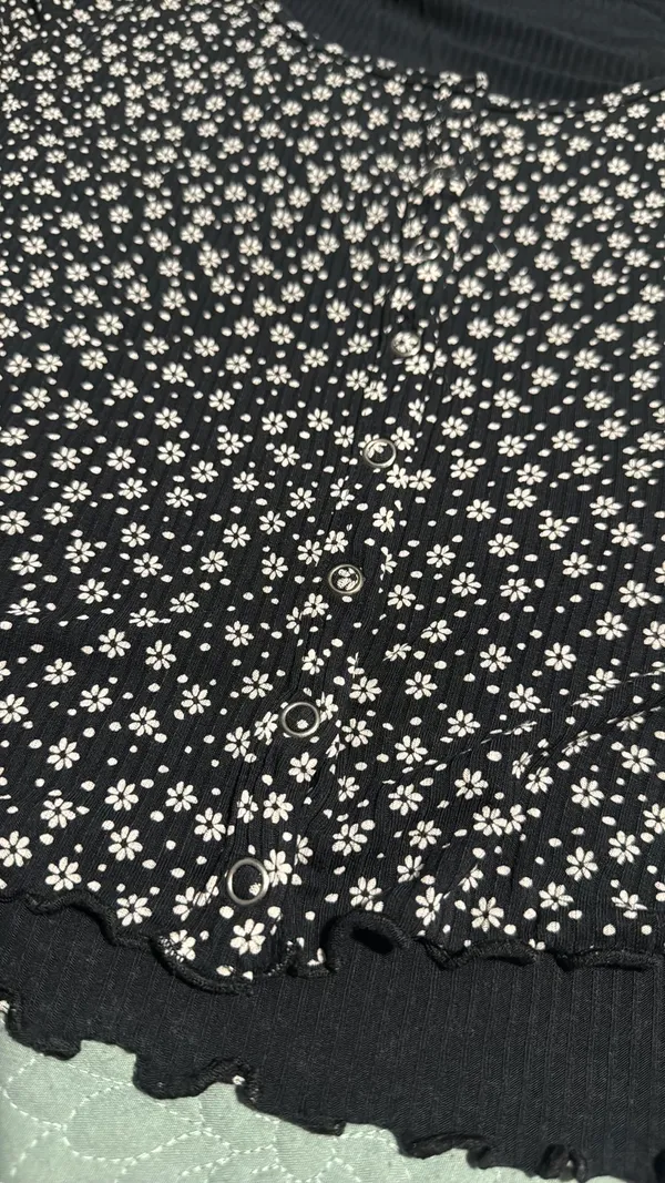 American Eagle Black Floral Top - Image 5
