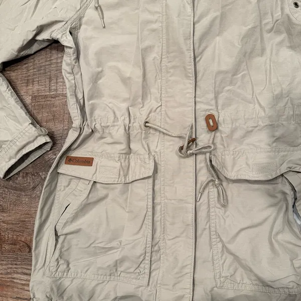 Columbia Women’s Hooded Spring Jacket Light Gray Size Medium - Image 3