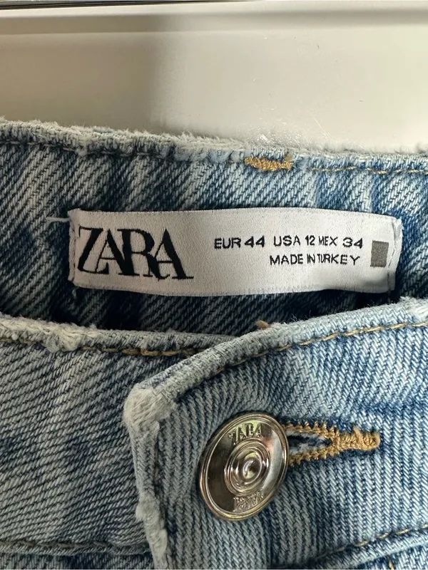 Zara High Rise Raw Hem Straight Leg Jeans Light Wash Size 12 - Image 6