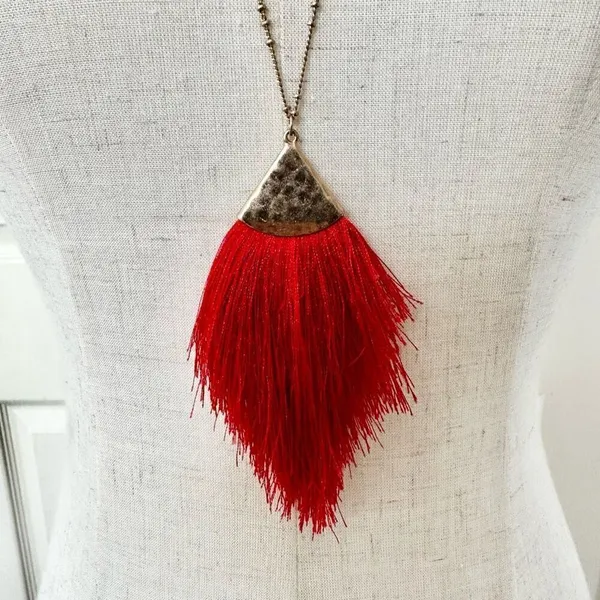 Red thread tassel necklace Red - Image 5