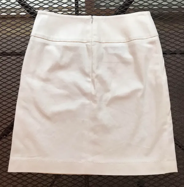 Amazing Akris Punto White Structured Quality Pencil Skirt - Image 5