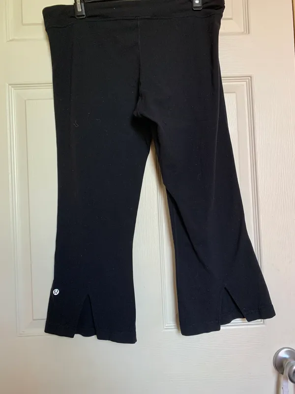 #%13 BLACK CAPRI - Image 2