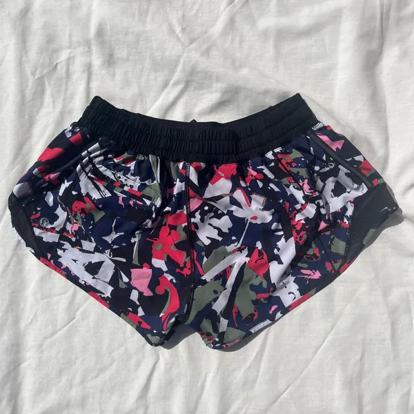 Lululemon Hotty Hot Shorts - Image 5