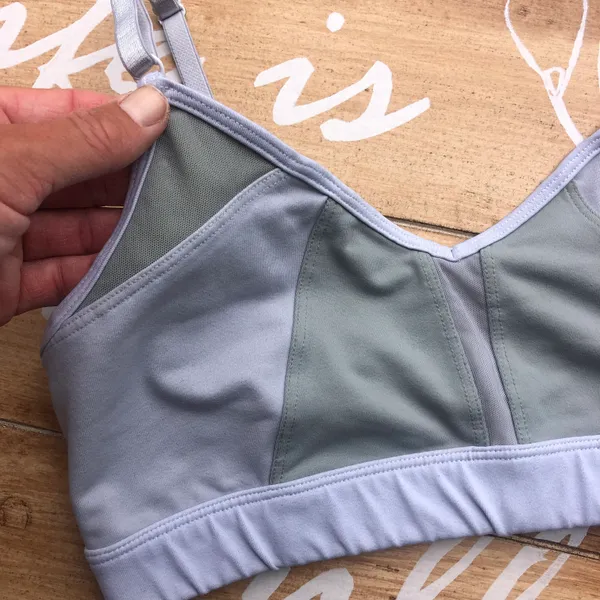 Alo Sports Bra Size Medium - Image 3