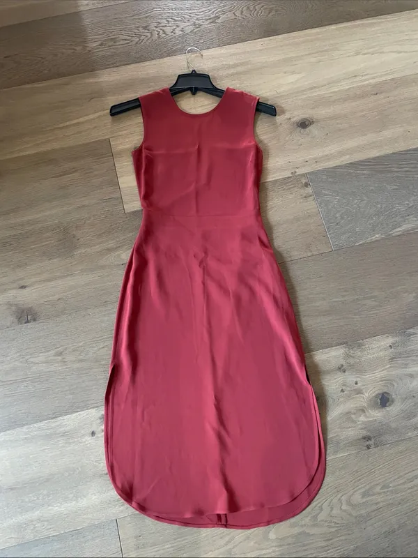 ALC Frank Size 2 Sleeveless Shift Dress Cut Out Back Brick Color Midi Slit - Image 9