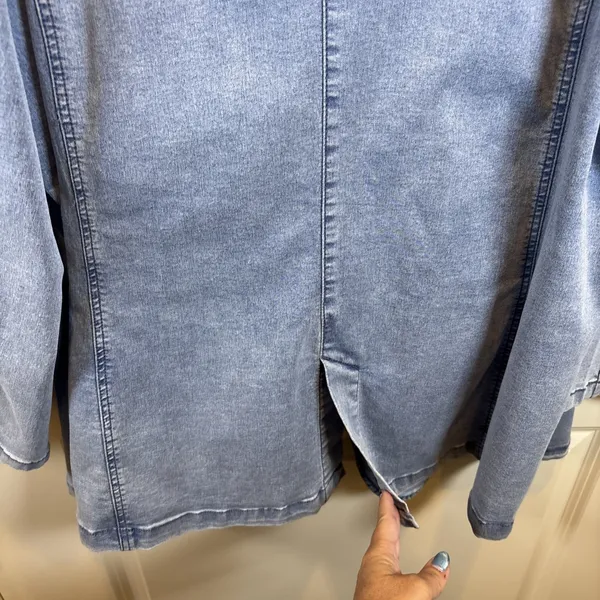 DG2 by Diane Gilman Women's Y2K Denim Light Blue Blazer Jacket Size 2X - Image 9