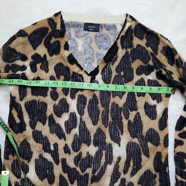 VICI‎ V-neck Animal Print Sweater Small New - Image 6