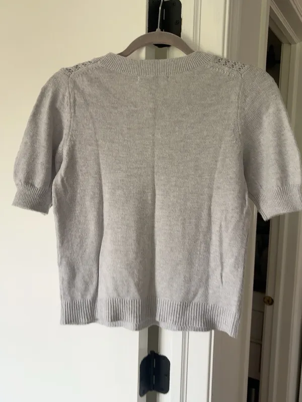 Banana Republic Gray Pointelle Puff Sleeve Sweater Tee XS - Image 5