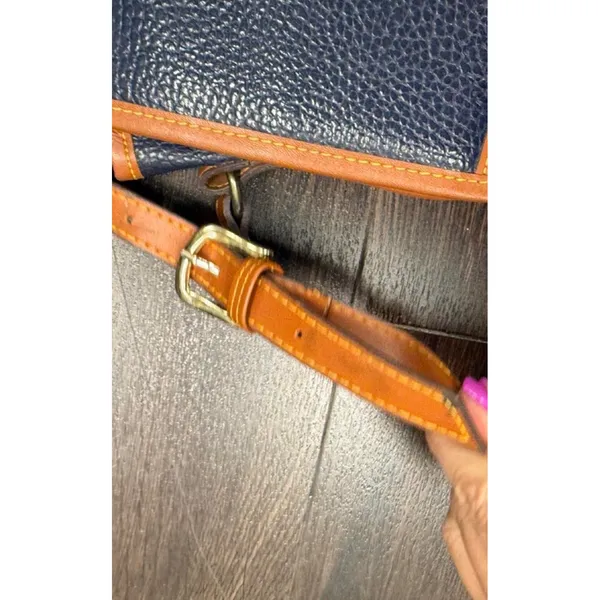 Vtg Dooney & Bourke Navy Blue & Tan All Weather Leather Organizer Crossbody Bag - Image 3