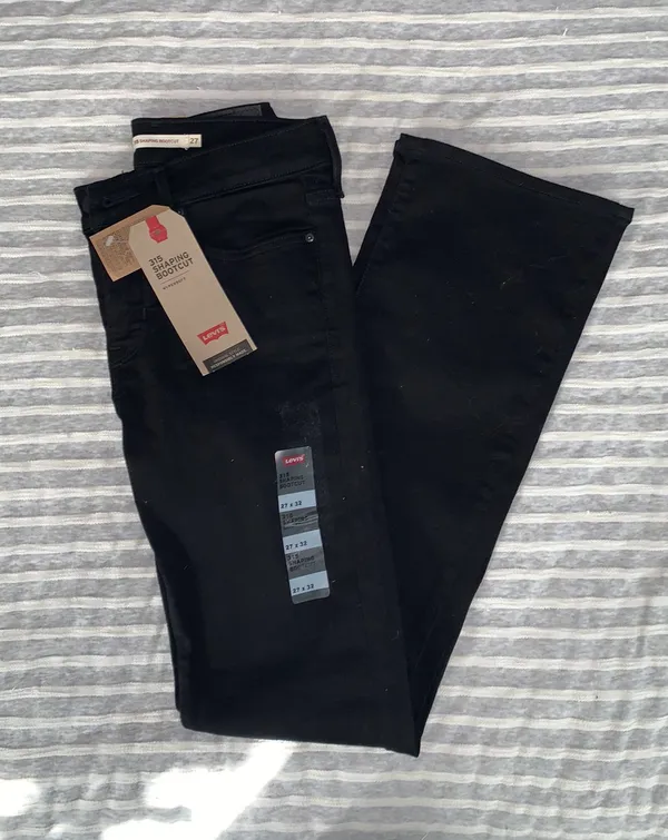 Levi's 315 Shaping Bootcut Jeans - Image 2